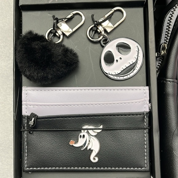 🆕 Nightmare Before Christmas 3 Piece Gift Set Mini Backpack ID Wallet Keychains - Picture 3 of 16